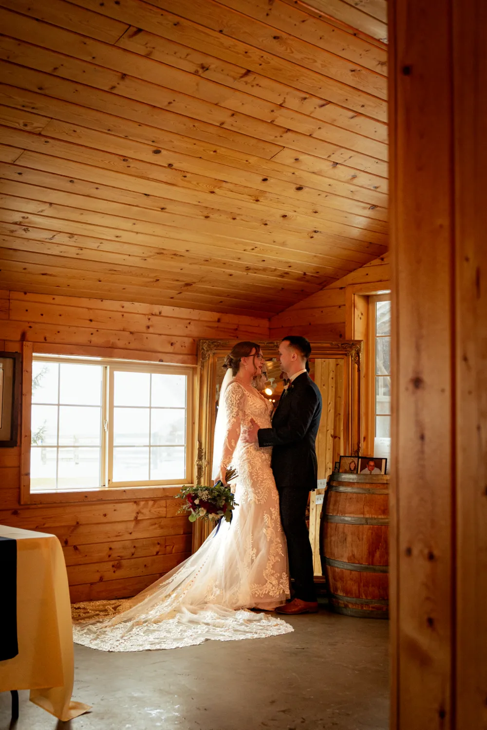 Beautiful wedding photography at outdoor venue