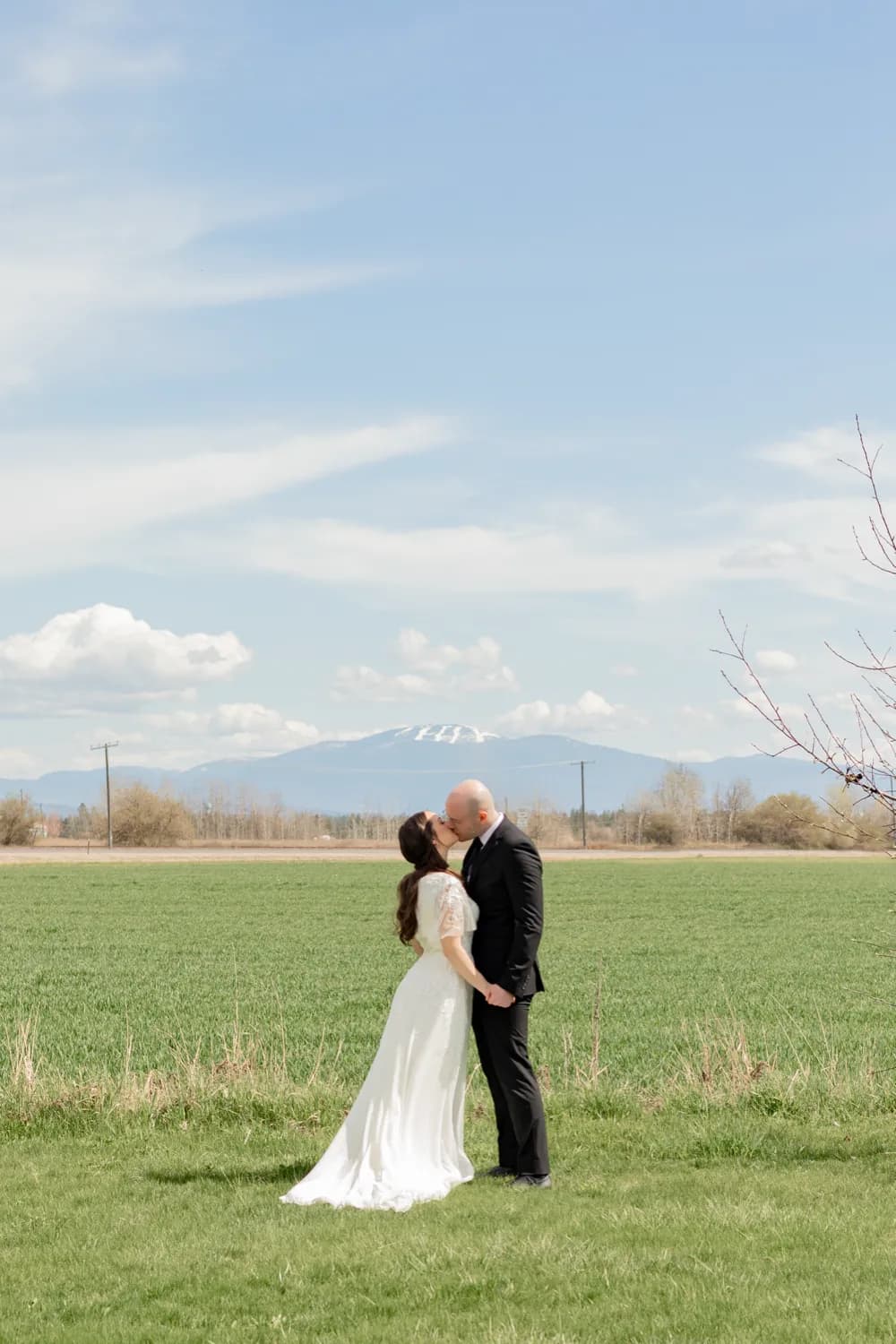 Romantic wedding moment captured perfectly